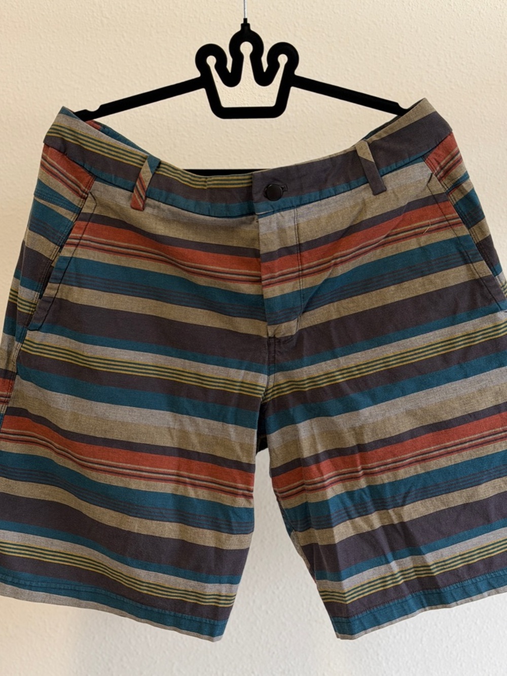 LULULEMON | size 38 | MENS | Casual Shorts in Teal & Brown